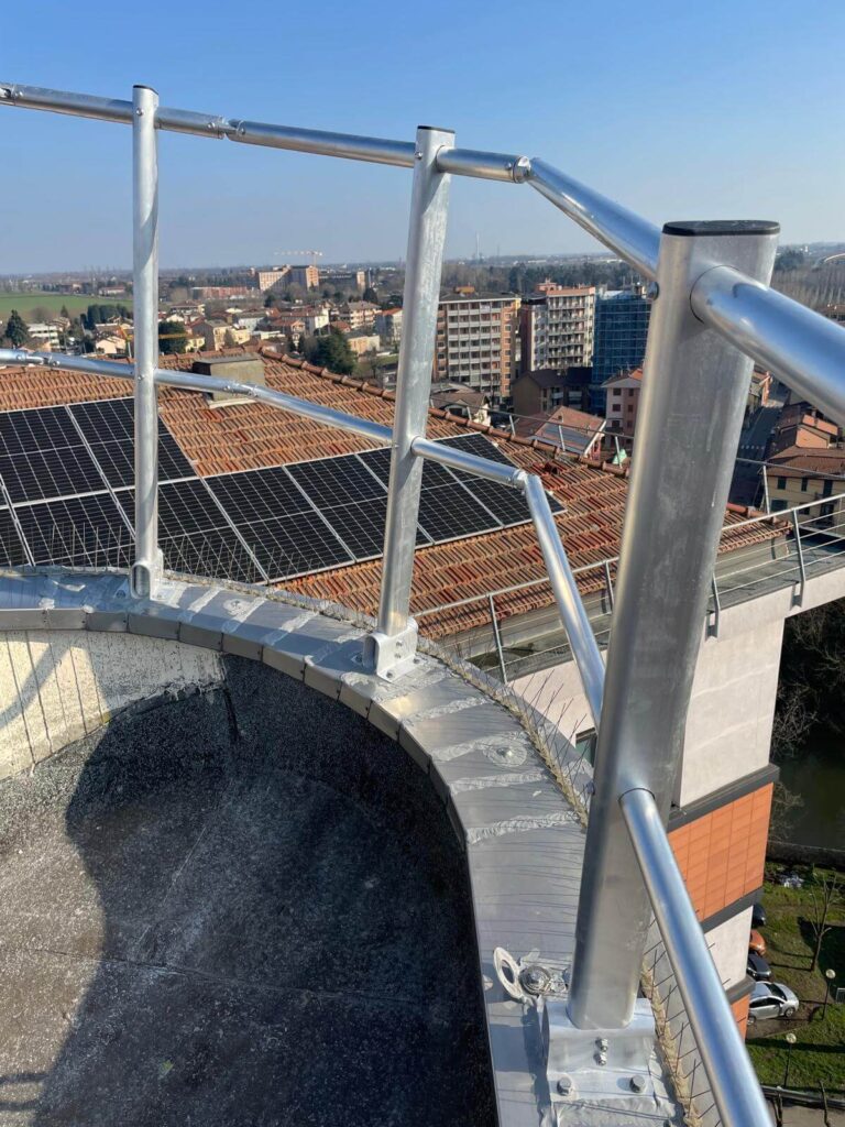 Installazione-di-Sistema-Anticaduta-su-Edificio-a-Melegnano-MI-6